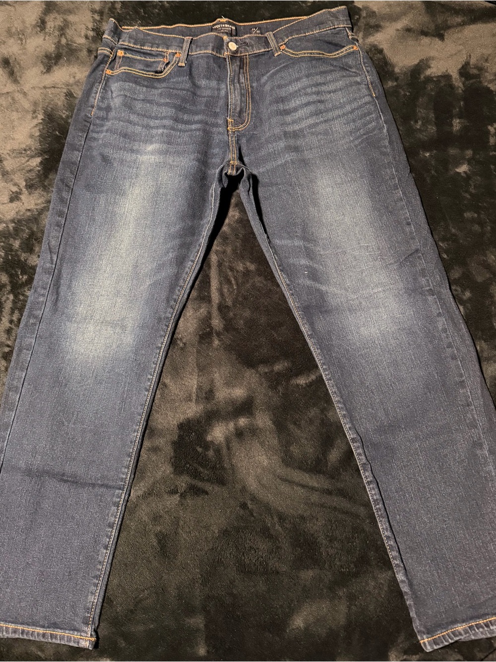 Lucky Brand Men's Dark Blue Athletic Straight 410 Jeans